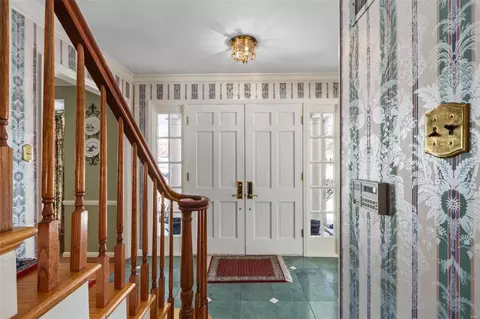 1611 Forest Aire St, Frontenac, MO 63131 photo 13