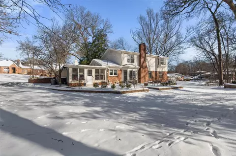 1611 Forest Aire St, Frontenac, MO 63131 photo 3