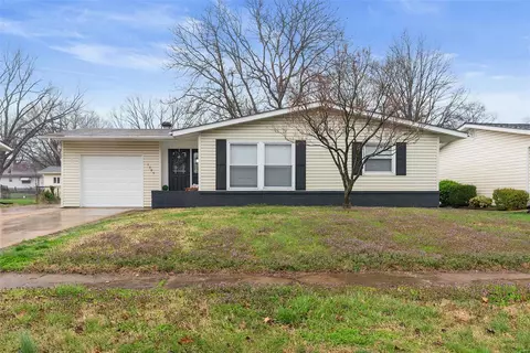 1395 Central Pkwy, Florissant, MO 63031