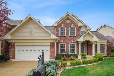 49 Picardy Hill Dr, Chesterfield, MO 63017