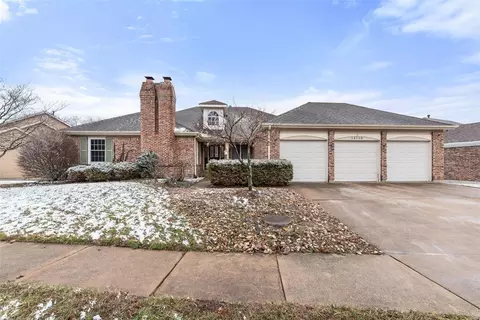 16727 Stanford Place Dr, Florissant, MO 63034