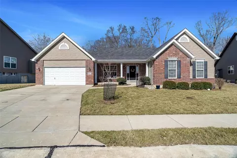 4957 Quail Crest Ct, Saint Louis, MO 63128