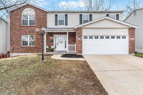 8317 Weber Trail Dr, Saint Louis, MO 63123