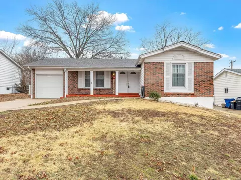 2015 Caesar Dr, Fenton, MO 63026 photo 2