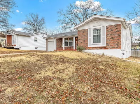 2015 Caesar Dr, Fenton, MO 63026 photo 3