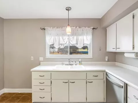 2015 Caesar Dr, Fenton, MO 63026 photo 11