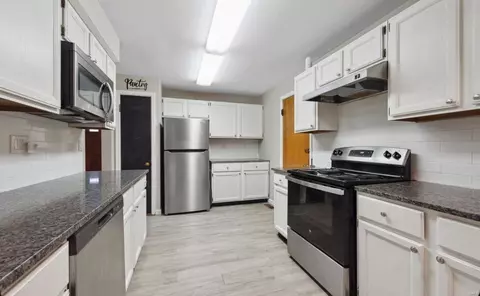 Kitchen - 6 Sandringham Ln, Ferguson, MO 63135 photo 1 of 2
