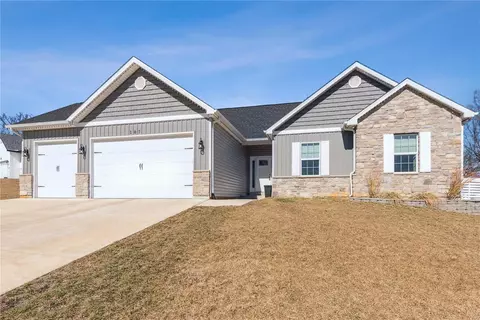 107 Providence Ridge Ct, Wentzville, MO 63385