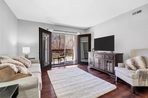6803 Cottage Grove Ln #B, Saint Louis, MO 63129