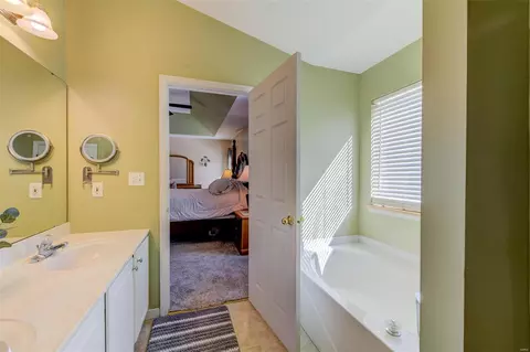 Bath - 524 Sapphire Dr, O'fallon, MO 63366 photo 3 of 8