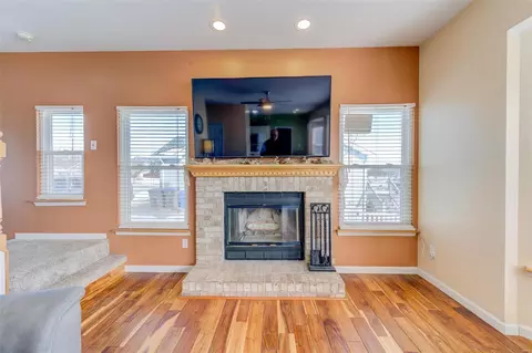 Living - 524 Sapphire Dr, O'fallon, MO 63366 photo 2 of 2