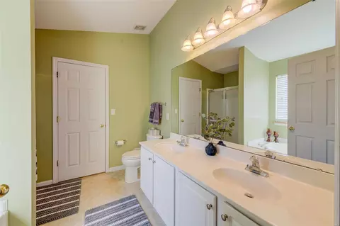 Bath - 524 Sapphire Dr, O'fallon, MO 63366 photo 2 of 8