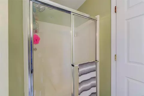 Bath - 524 Sapphire Dr, O'fallon, MO 63366 photo 5 of 8
