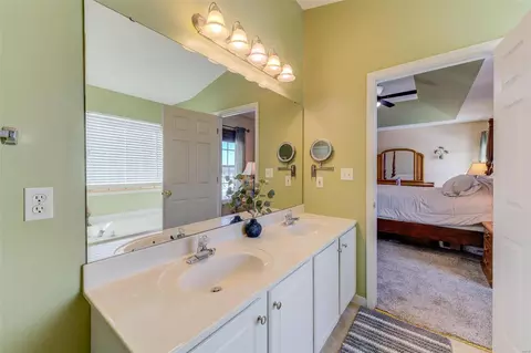 Bath - 524 Sapphire Dr, O'fallon, MO 63366 photo 4 of 8