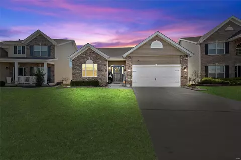3456 Harbor Crossing Dr, Saint Charles, MO 63301