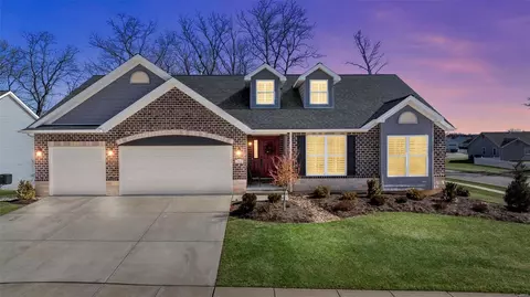 703 Ramblewood Cir, Wentzville, MO 63385