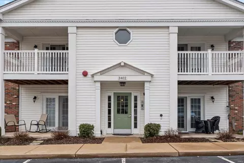3402 Country Stone Manor Dr #B, Manchester, MO 63088