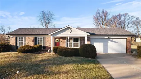 809 Trudy Ln, O'fallon, MO 63366