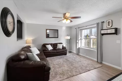 Living - 809 Trudy Ln, O'fallon, MO 63366 photo 1 of 2
