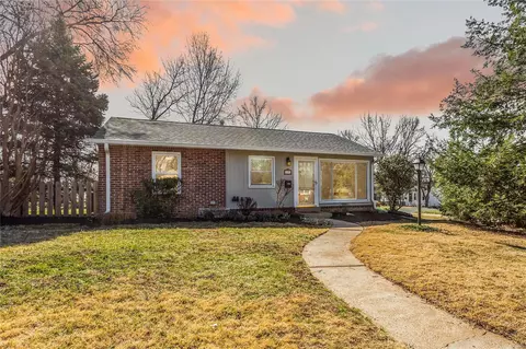 172 Chatwood Ter, Crestwood, MO 63126