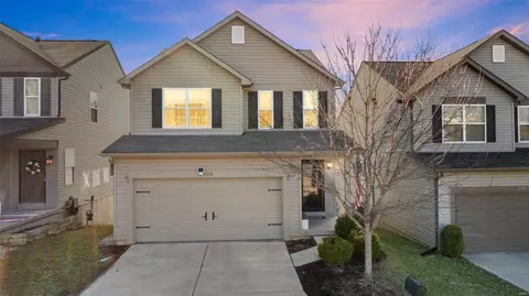 2318 Wills Hollow Dr, Saint Peters, MO 63376