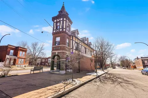 4527 Virginia Ave, Saint Louis, MO 63111