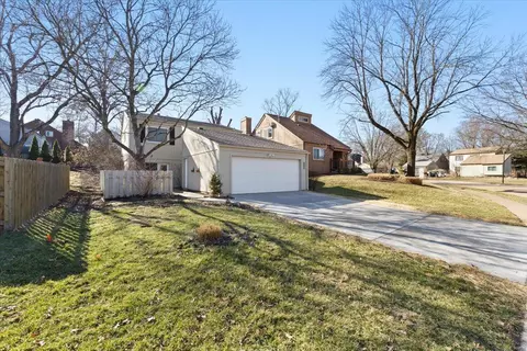 1520 Huntington View Dr, Ballwin, MO 63021 photo 4