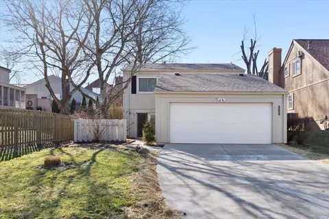 1520 Huntington View Dr, Ballwin, MO 63021
