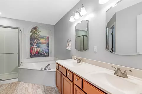 Bath - 904 Gandolf Way, Eureka, MO 63025 photo 3 of 5