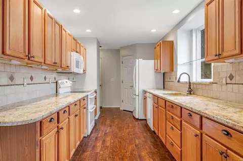 Kitchen - 904 Gandolf Way, Eureka, MO 63025 photo 1 of 3