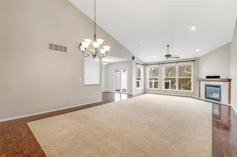 Living - 904 Gandolf Way, Eureka, MO 63025 photo 1 of 7
