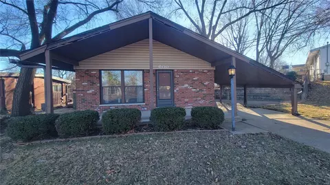600 Apex Dr, Saint Louis, MO 63126