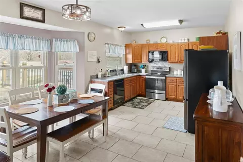 Kitchen - 776 Cedar Glen Dr, Weldon Spring, MO 63304 photo 4 of 4