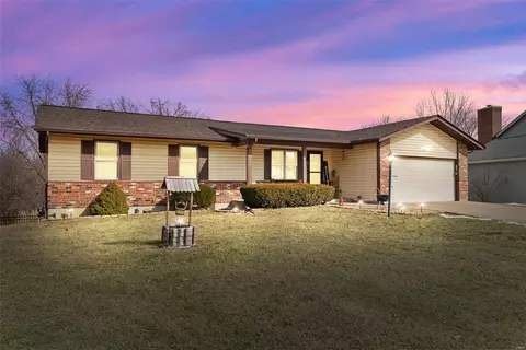 776 Cedar Glen Dr, Weldon Spring, MO 63304