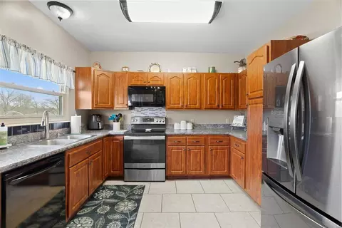 Kitchen - 776 Cedar Glen Dr, Weldon Spring, MO 63304 photo 3 of 4