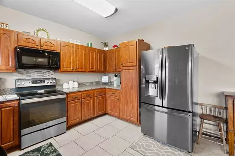 Kitchen - 776 Cedar Glen Dr, Weldon Spring, MO 63304 photo 2 of 4