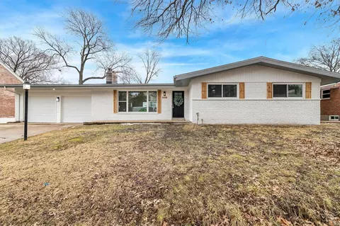 1100 S Laclede Station Rd, Saint Louis, MO 63119