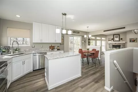 Kitchen - 605 Calamar Ct, O'fallon, MO 63368 photo 4 of 5