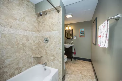 Bath - 605 Calamar Ct, O'fallon, MO 63368 photo 5 of 6