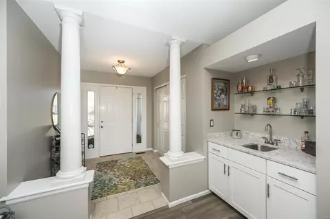Entry Way - 605 Calamar Ct, O'fallon, MO 63368 photo 3 of 4