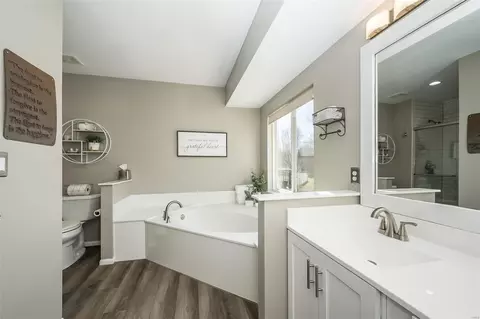 Bath - 605 Calamar Ct, O'fallon, MO 63368 photo 3 of 6