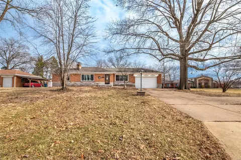 10628 Lavinia Dr, Saint Louis, MO 63123