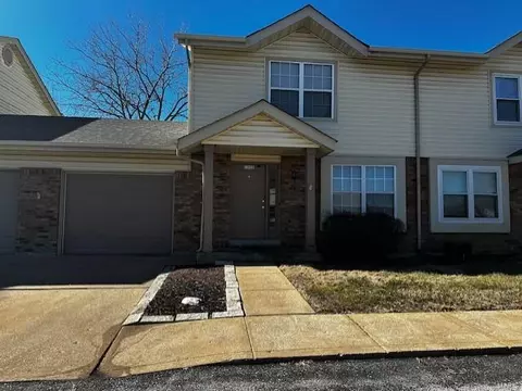 1505 Summergate Pkwy, St Peters, MO 63303