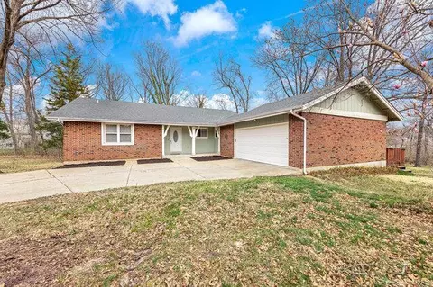2 Patty Ann Ct, Saint Peters, MO 63376