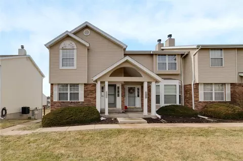 1377 Forest Creek Dr #1, St Peters, MO 63303