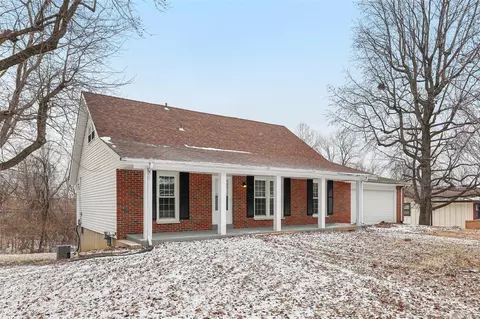 12345 Space Dr, Florissant, MO 63033