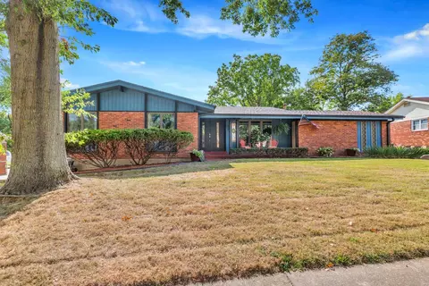 11825 Sheffield Dr, Florissant, MO 63033