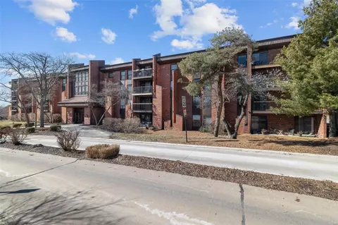585 Coeur De Royale Dr #305, Saint Louis, MO 63141