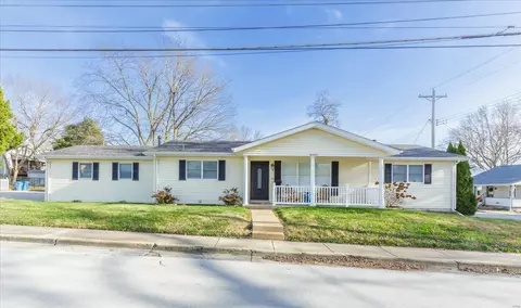 630 S 3rd St, Saint Charles, MO 63301