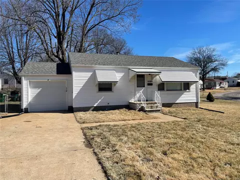 10060 Tappan Dr, Saint Louis, MO 63137